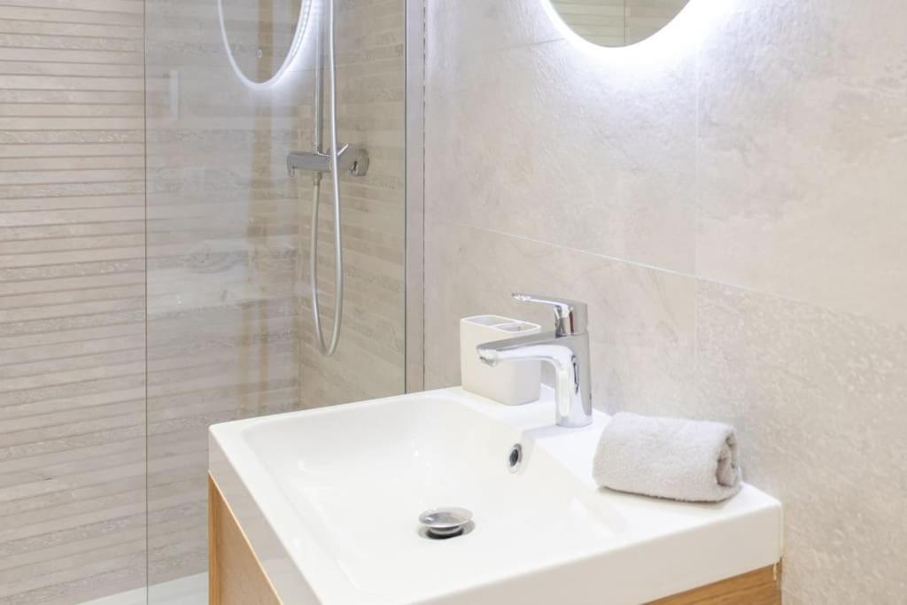 L16 Suite Malonat Vieux Nice 1 Min Mer/ 2 Chbres & Ac ภายนอก รูปภาพ